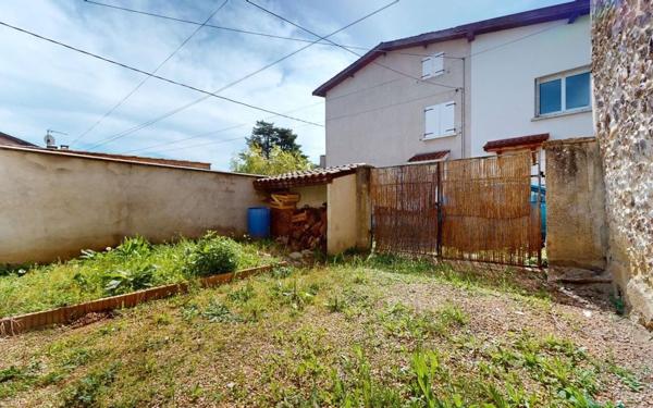 Maison à vendre    3 pièces • 96,90 m2 Romanèche-Thorins