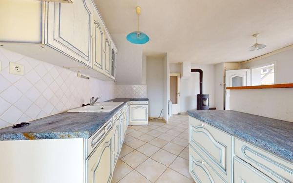 Maison à vendre    3 pièces • 96,90 m2 Romanèche-Thorins