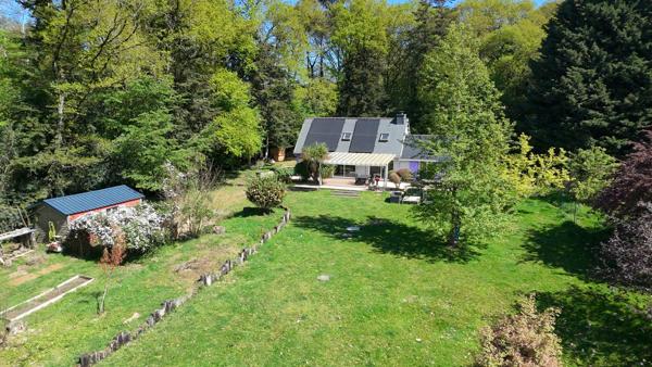 Propriété avec étang - 15975m²