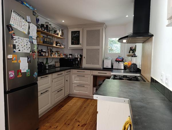 Propriété avec étang - 15975m²