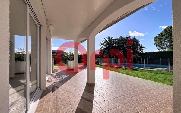 Maison à vendre    5 pièces •  Pia