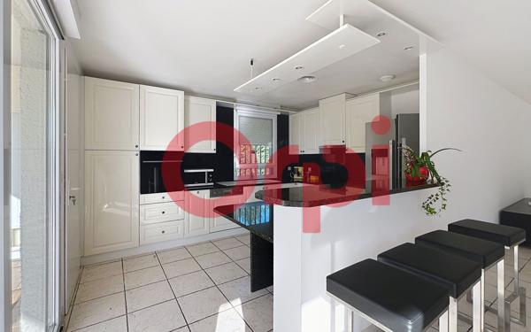 Maison à vendre    5 pièces •  Pia