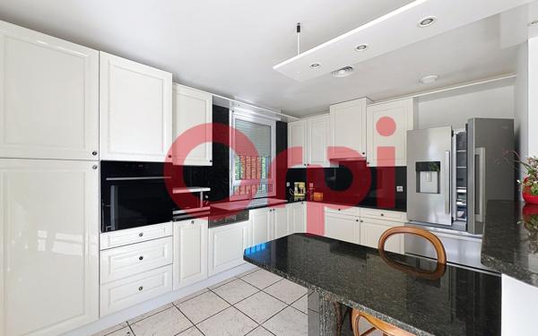 Maison à vendre    5 pièces •  Pia