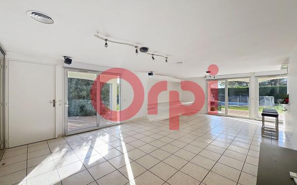 Maison à vendre    5 pièces •  Pia