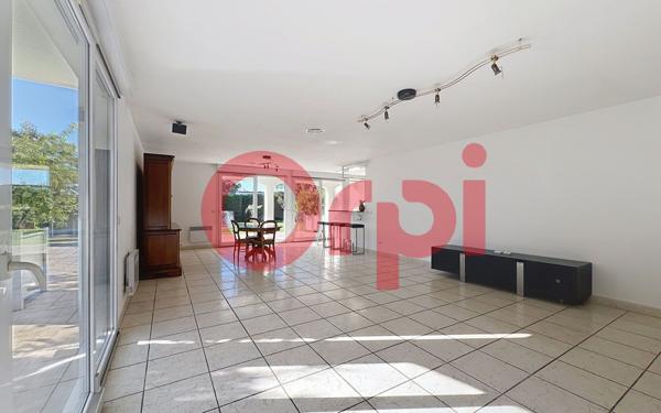 Maison à vendre    5 pièces •  Pia