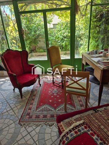 Maison habitable de plein pied, 2 chambres, cour fleurie