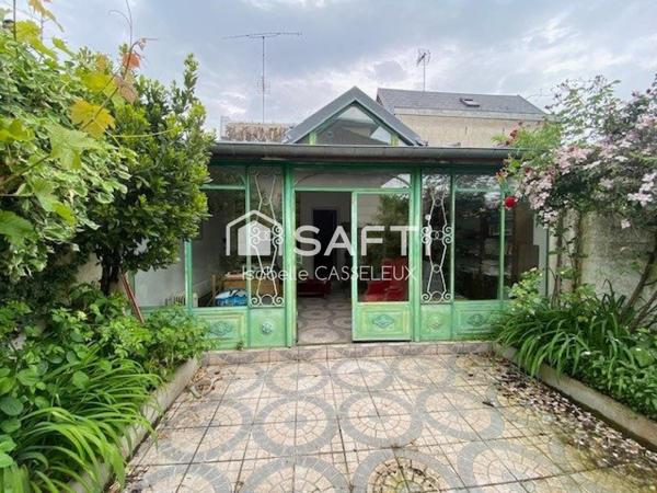 Maison habitable de plein pied, 2 chambres, cour fleurie