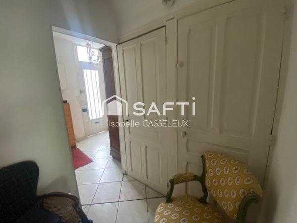 Maison habitable de plein pied, 2 chambres, cour fleurie