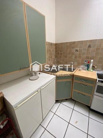 Maison habitable de plein pied, 2 chambres, cour fleurie