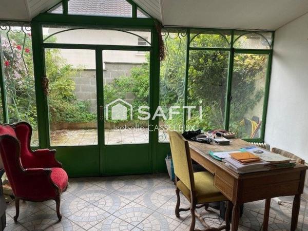 Maison habitable de plein pied, 2 chambres, cour fleurie