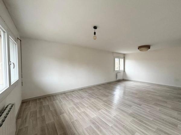 Appartement à louer 5 pièces 96.08m²