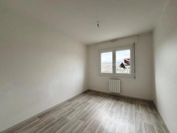 Appartement à louer 5 pièces 96.08m²