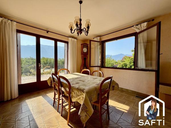 Maison familiale avec piscine, grand sous-sol et terrain arboré avec vue sur le Vercors