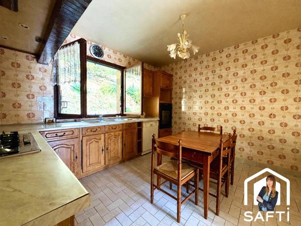 Maison familiale avec piscine, grand sous-sol et terrain arboré avec vue sur le Vercors