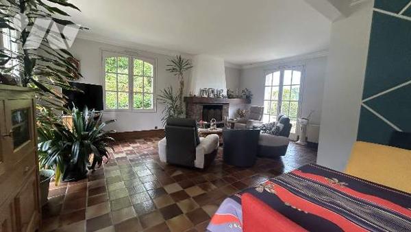 PROPRIETE 4/5 CHAMBRES SUR 3494 m² de terrain