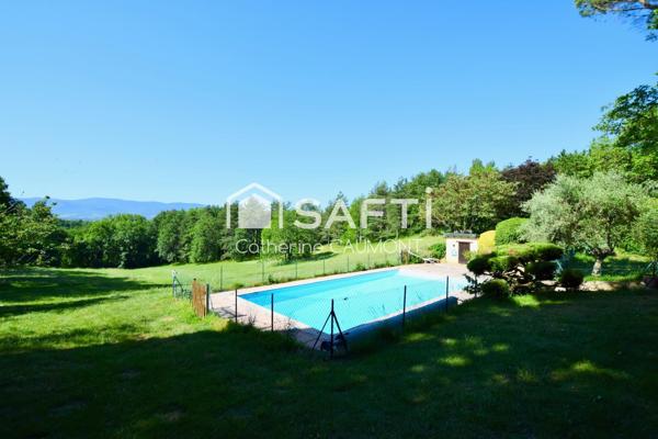 Propriété avec piscine dans un écrin de verdure