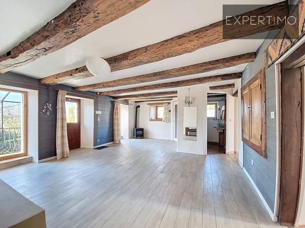Centrès (12120) Maison sur 3 niveaux avec cave ; studio au RDC et une grange indépendante + grand verger
