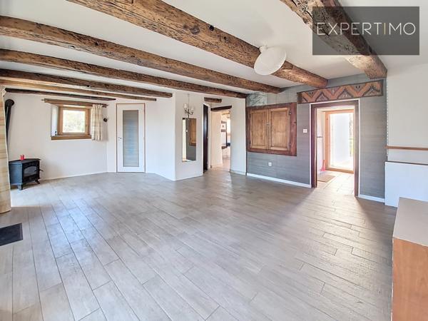 Centrès (12120) Maison sur 3 niveaux avec cave ; studio au RDC et une grange indépendante + grand verger
