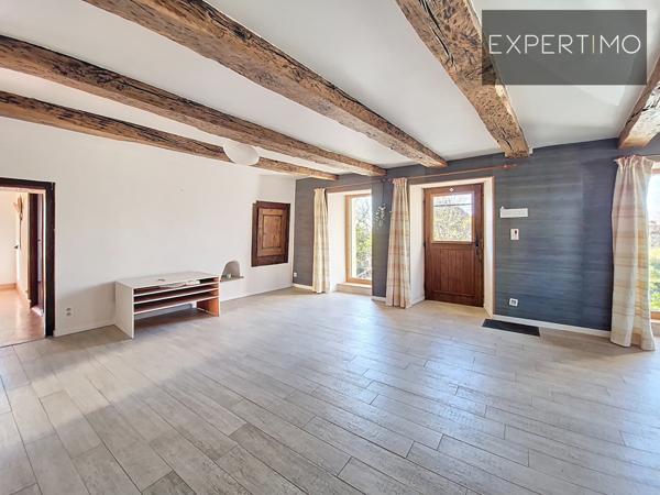 Centrès (12120) Maison sur 3 niveaux avec cave ; studio au RDC et une grange indépendante + grand verger