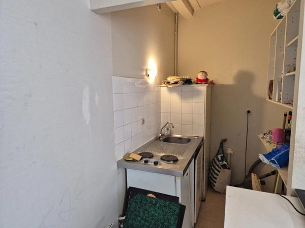 Appartement T2 en résidence sécurisée, face Hôtel de Ville, proche tous commerces et transport.