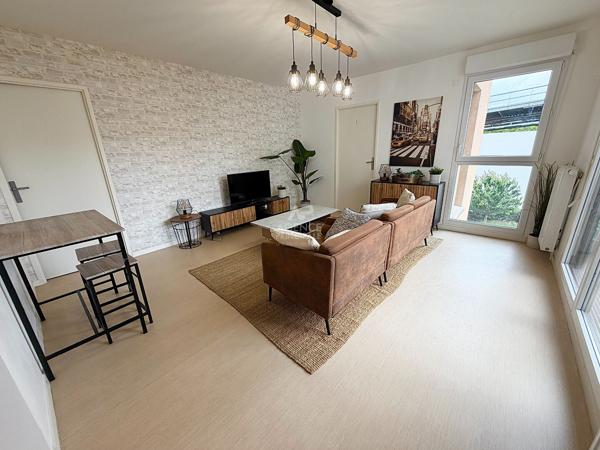 Appartement Cergy 4 pièce(s) 77 m2 337 000 € **  - Référence  2302
