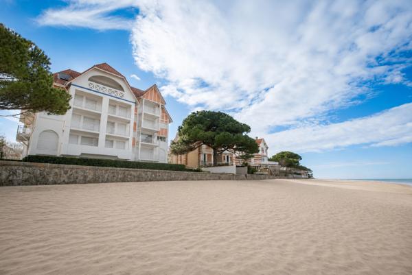 Arcachon - Ville de Printemps APPARTEMENT 2 CHAMBRES PARCKING VUE BASSIN