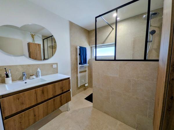 Maison à vendre 144m² - SAINT PIERRE DES ECHAUBROGNES (79)