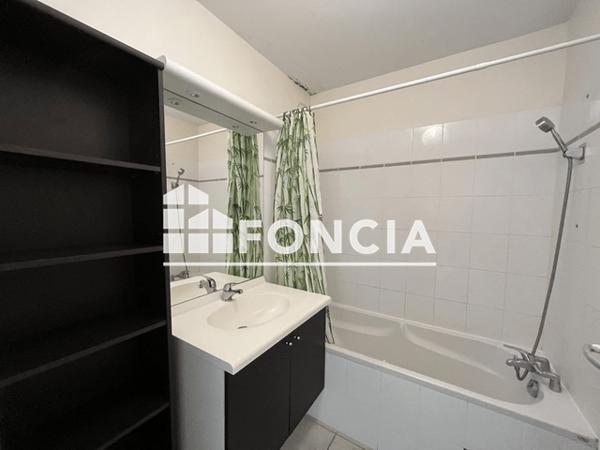 Location Appartement meublé 2 pièces 51.1 m² - 9 RUE DODE Voiron 38500