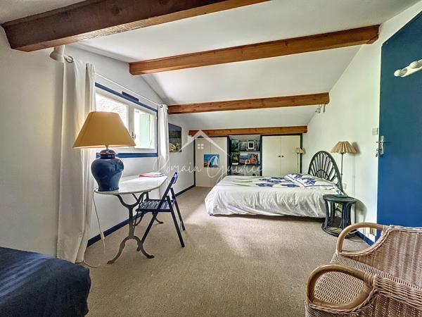 Saint-Georges-de-Luzençon (12100) MAISON DE 247 M² SUR SON PARC DE 2856 M²