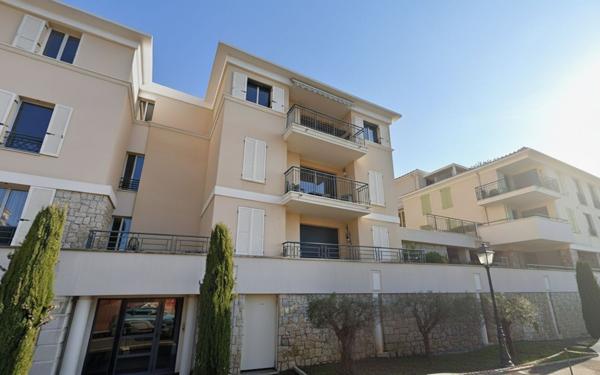 Appartement à vendre    2 pièces • 43,17 m2 Biot