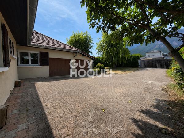Maison meublée à louer à Bernin – 3 chambres, piscine et double garage