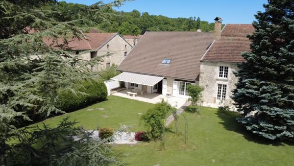 Maison
         6 pièces
        - 170 m² 270 000 € *
