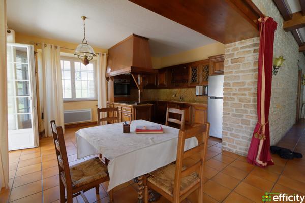 Maison
         6 pièces
        - 170 m² 270 000 € *