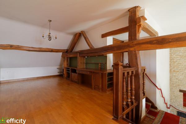 Maison
         6 pièces
        - 170 m² 270 000 € *