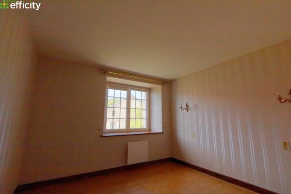Maison
         6 pièces
        - 170 m² 270 000 € *