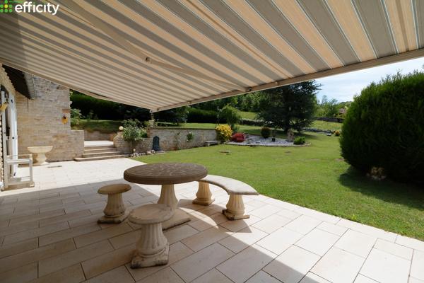 Maison
         6 pièces
        - 170 m² 270 000 € *