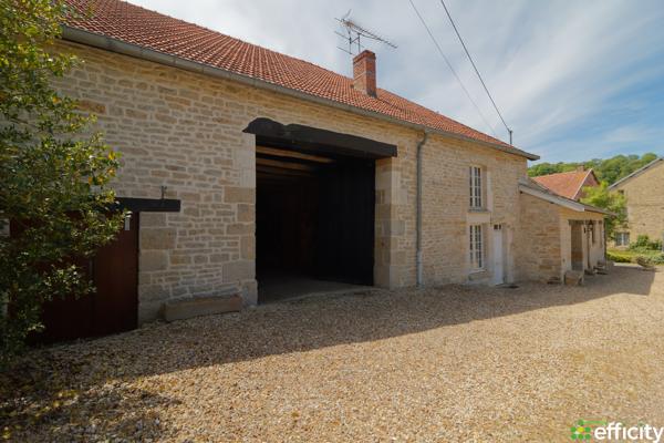 Maison
         6 pièces
        - 170 m² 270 000 € *