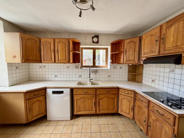 Maison
         5 pièces
        - 145 m²