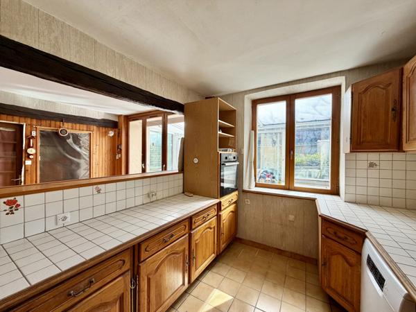 Maison
         5 pièces
        - 145 m²