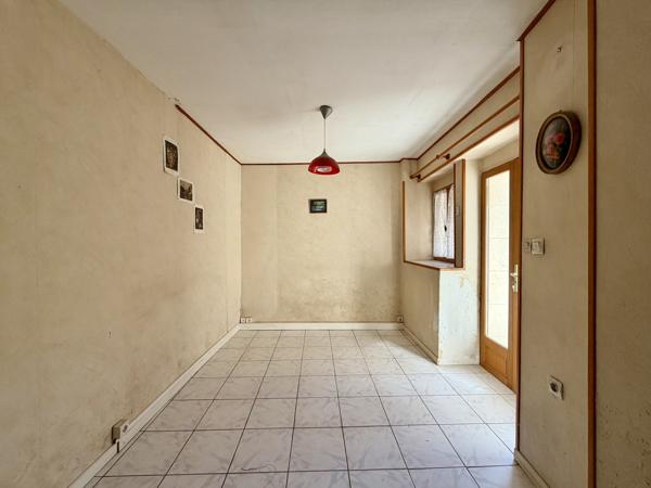 Maison
         5 pièces
        - 145 m²