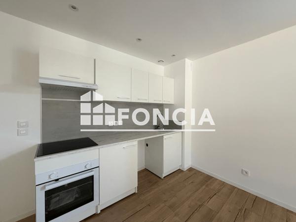 Location Appartement 3 pièces 84.9 m² - Mazamet 81200