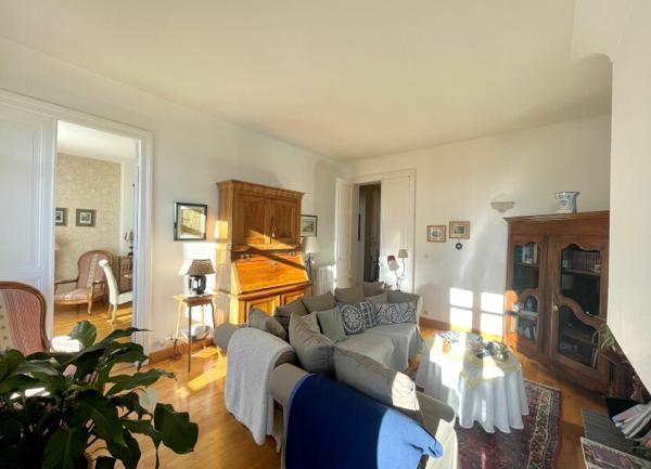 Appartement à vendre    3 pièces • 105 m2 Sète