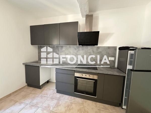 Location Appartement 3 pièces 73 m² - 3 RUE ETIENNE ICHE 1ER ETAGE Aigues-vives 34210