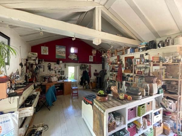 Propriété en pierres avec 2 maisons et 3 hectares de terrain – La Piarre (05)