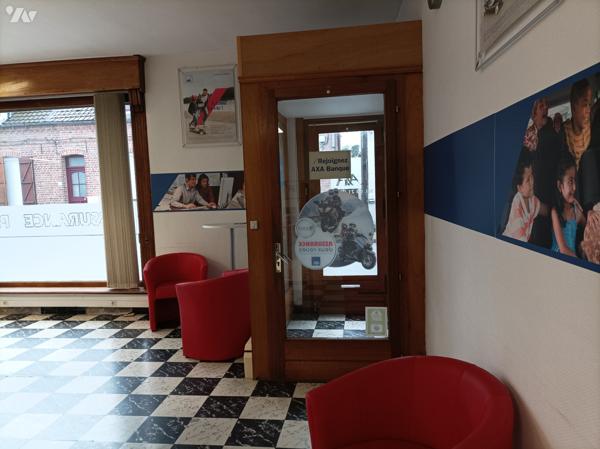 Immeuble à usage de commerce ou de bureau EMPLACEMENT DE PREMIERE ORDRE.