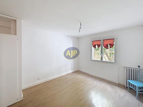 Appartement à vendre Paris 15eme - 1 pièces, 25m² avec 0 chambre(s) à 262 000€ - AJP Immobilier Paris 15 - Agence Pernet