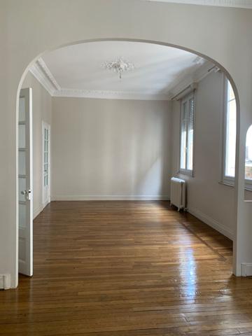 A LOUER appartement  plein centre ville de Saint Quentin 4 pièce(s) 140 m2