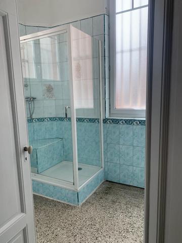 A LOUER appartement  plein centre ville de Saint Quentin 4 pièce(s) 140 m2