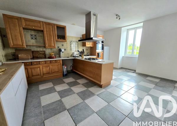 Immeuble à vendre 178 m² Bellevigny