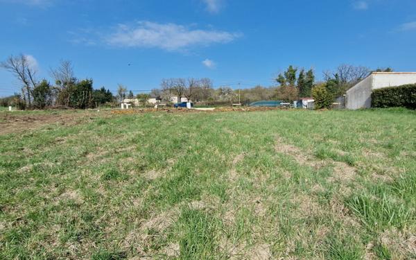 Terrain à vendre    Le Gua